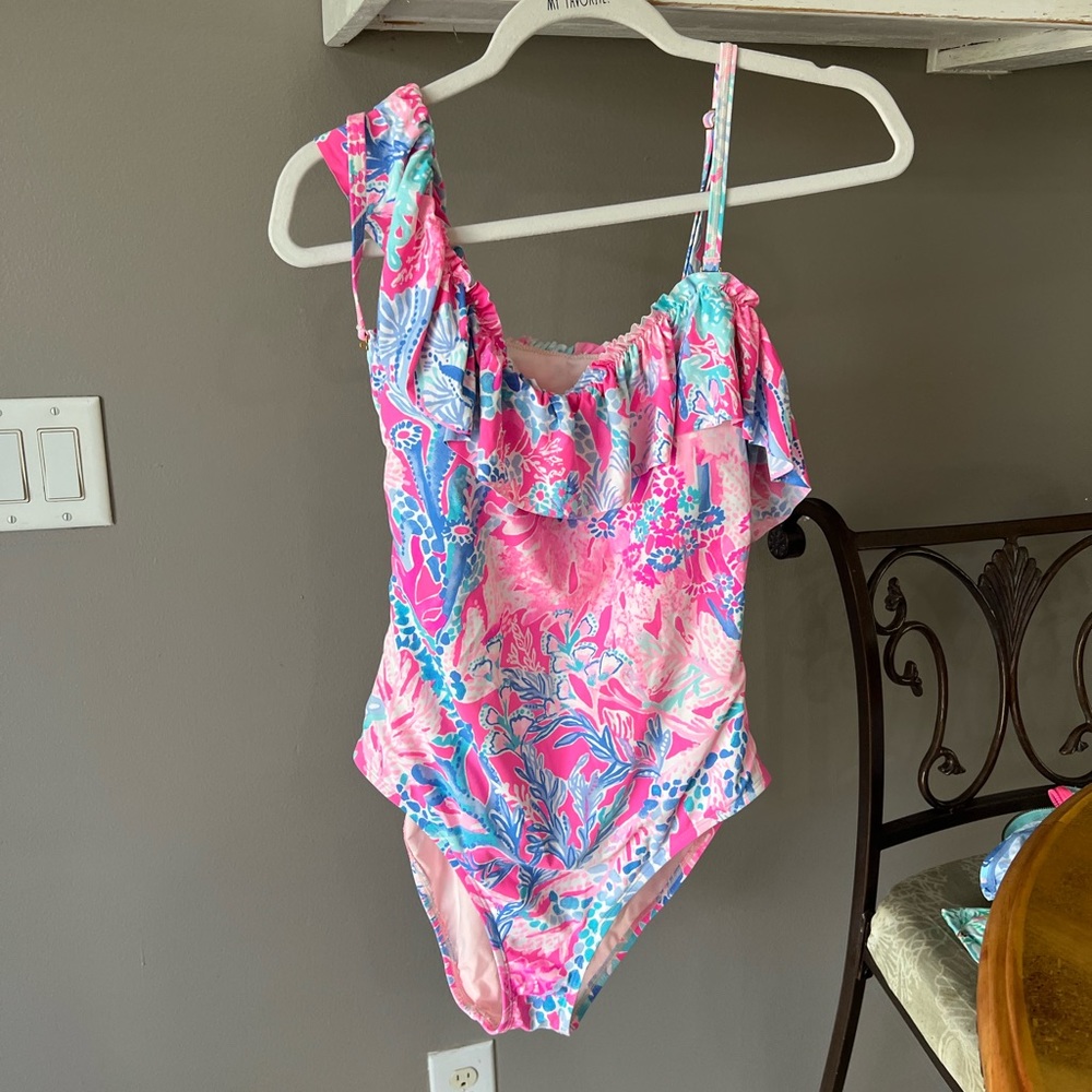 Lilly Pulitzer one piece bathing suit 10